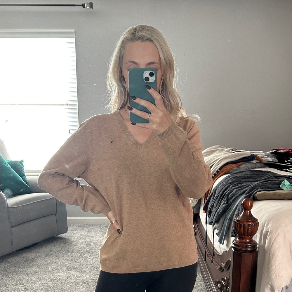 Tommy Hilfiger Women's Camel V-Neck Sweater